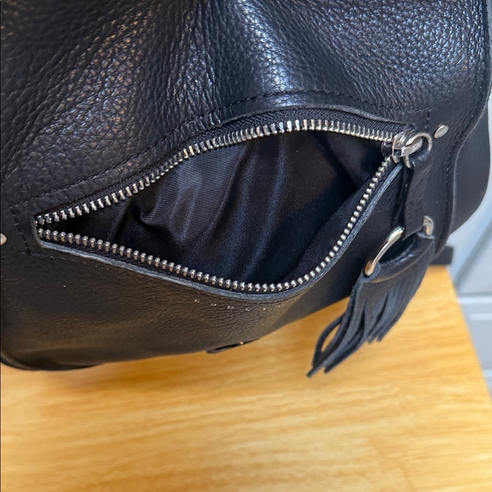 Black Leather Shoulder Bag - Picture 12 of 17